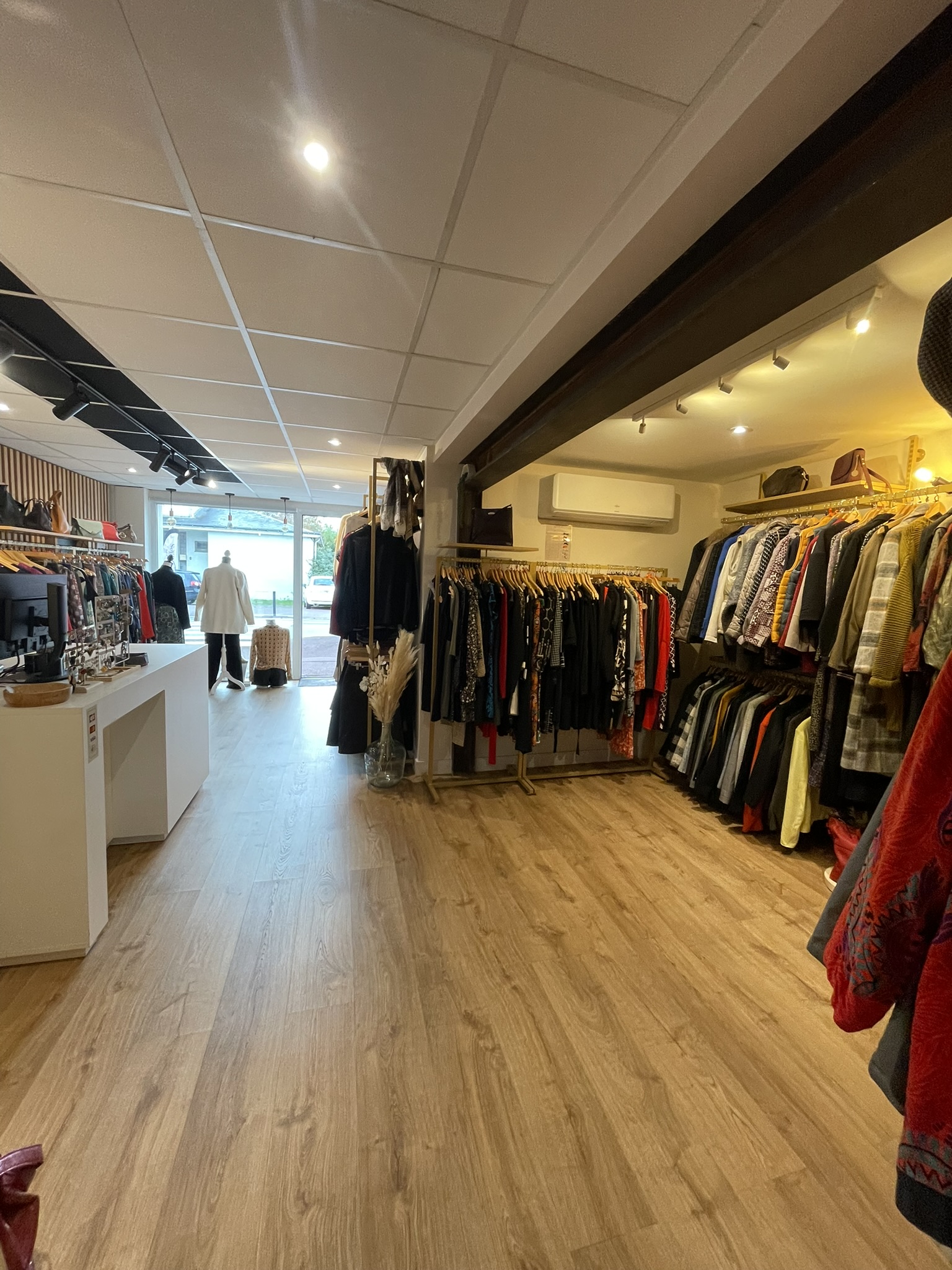 Vêtements de marques françaises en dépôt-vente